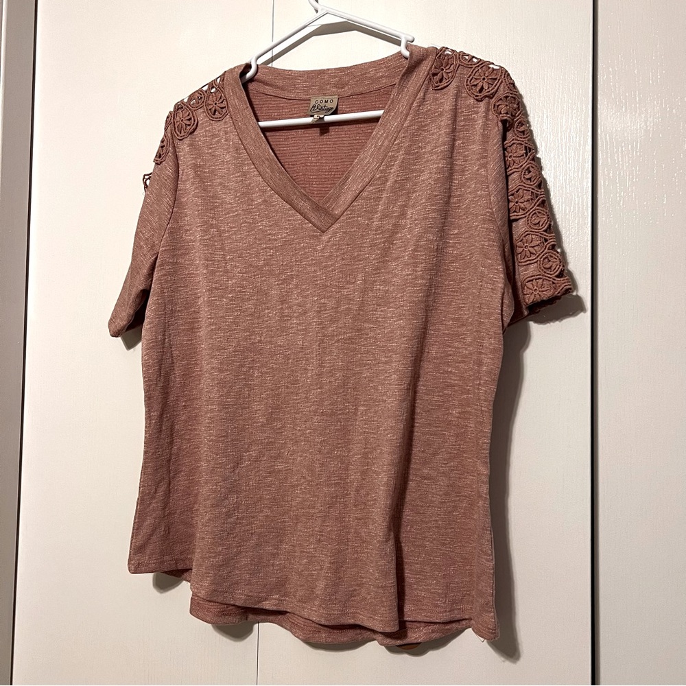 Dressy shirt, dressy tshirt. Size XL.